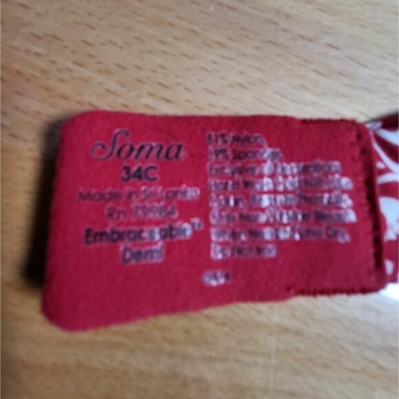 SOMA Embraceable Demi Red and White Fleur De Lis Printed Bra Size 34C - Picture 6 of 7